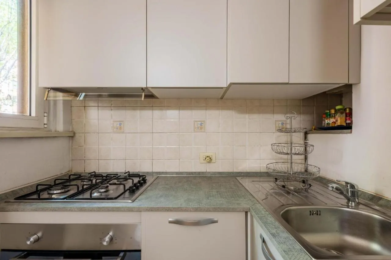 Cozy Apartment Near To Fashion District Milan 0*,  Italy